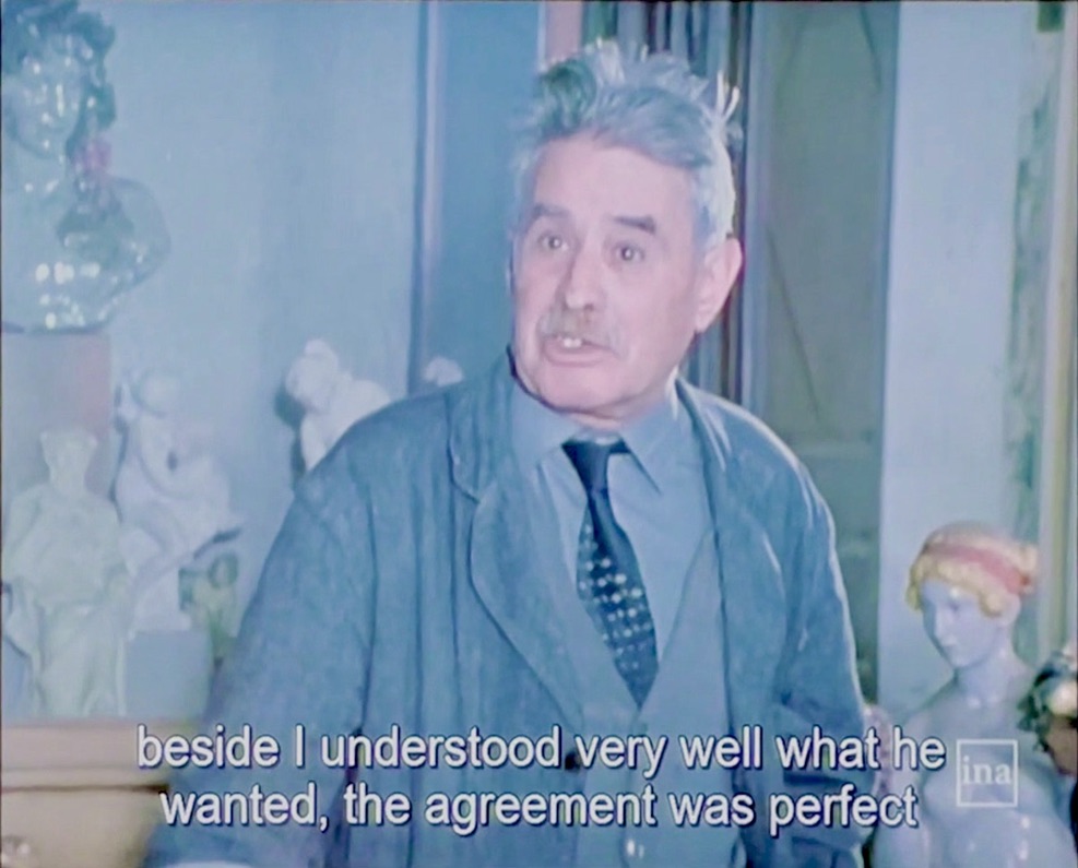 Richard Guino interviewé dans son atelier d'Antony en 1968 (capture d'écran du film)